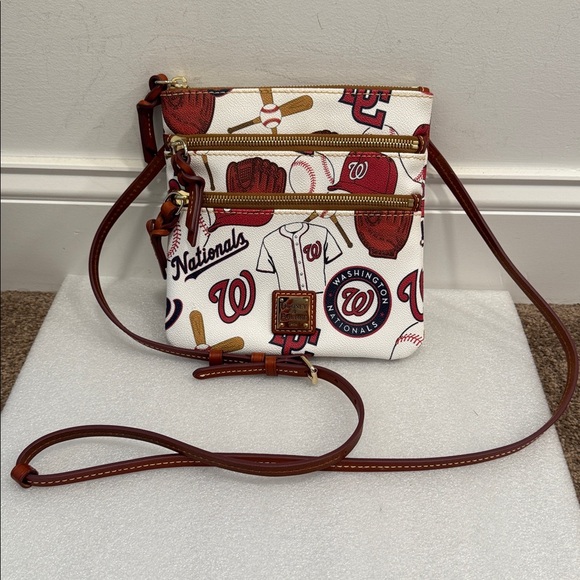 Dooney & Bourke Washington Nationals baseball MLB Crossbody bag - Picture 4 of 11